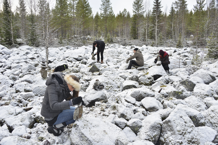 Vilken härlig känsla när man fått ett helt filmteam att börja balansera stenar haha.